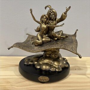 Disney Cruise Line DCL Treasure Aladdin and Jasmine Atrium Statue